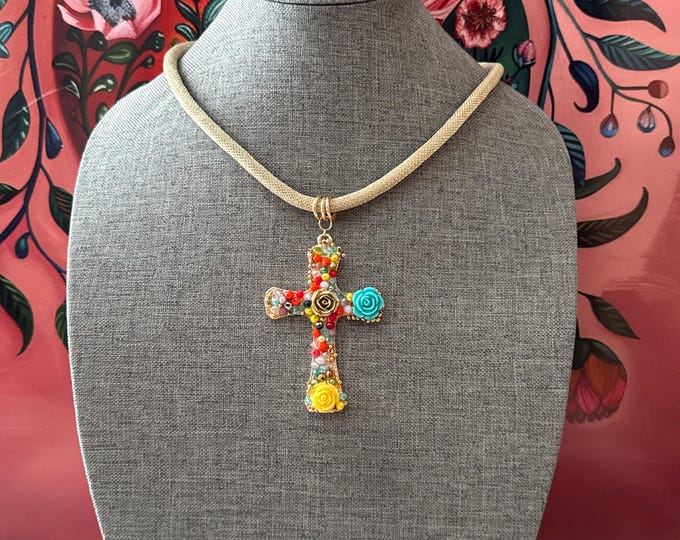 Necklace and earring set with cross pendant