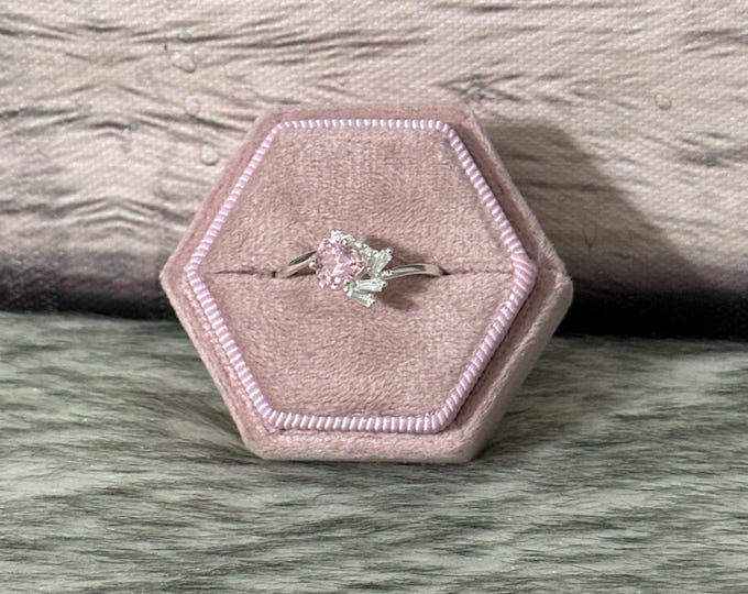 Zirconia ring in 925 silver size 9