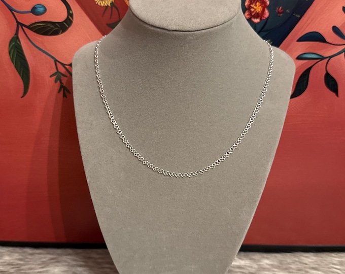 Chain of Intertwined Hearts