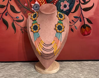 Toci necklace set with earrings