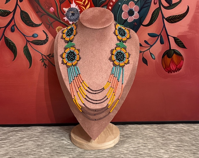 Toci necklace set with earrings