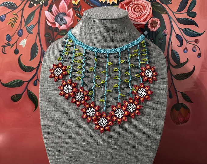 Daisy necklace set with earrings and bracelet