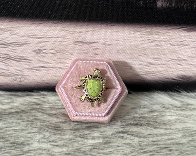 Turtle life ring size 8 adjustable