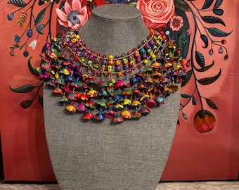 Maxi Bib Necklace with flowers and palm barrels with earrings