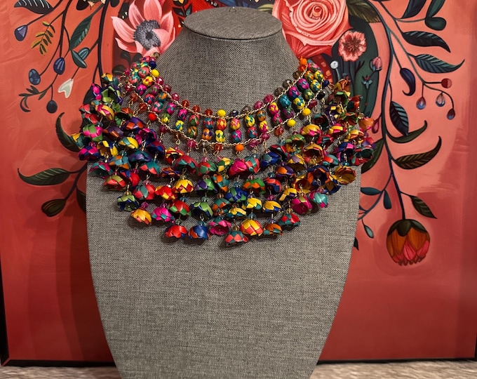 Maxi Bib Necklace with flowers and palm barrels with earrings