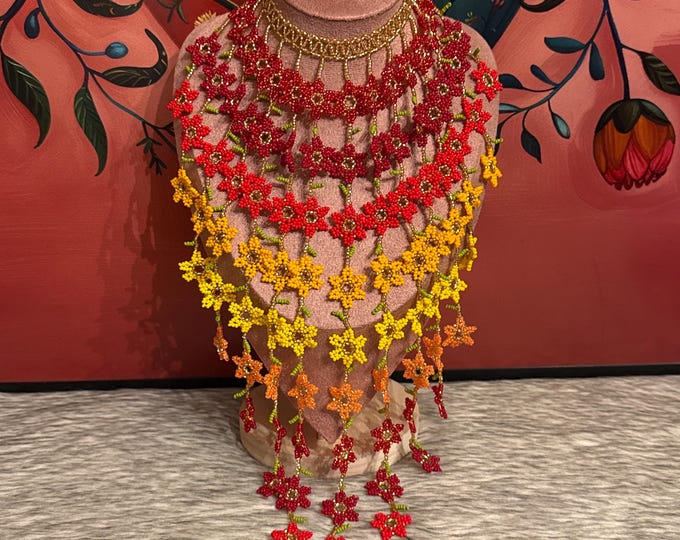 Maxi necklace waterfall of flowers with earrings and bracelet