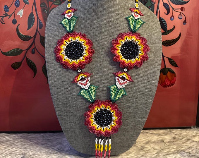 Maxi necklace with 3 flowers, bracelet and earrings
