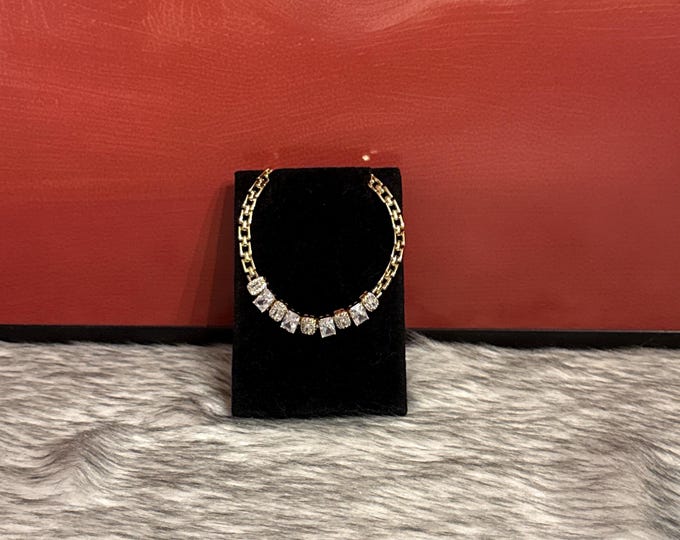 Elegant bracelet with cubic zirconia