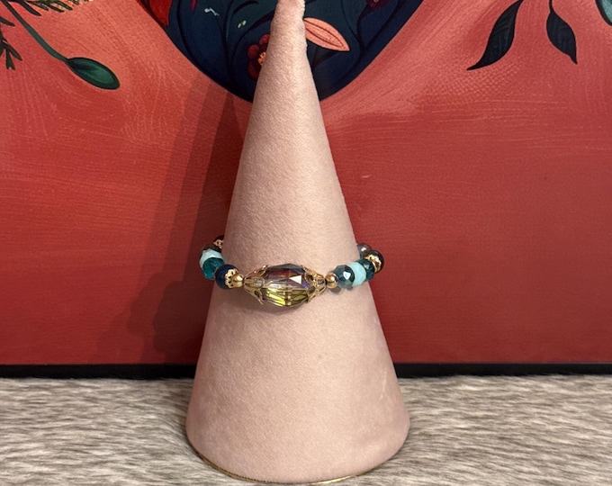 Bracelet with natural agates and Czech crystals.