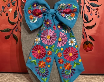 flirty bun inspired by Mexico