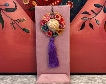 Floral hat keychain