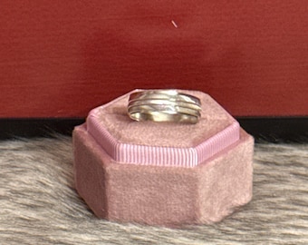 Wedding ring size 8.5