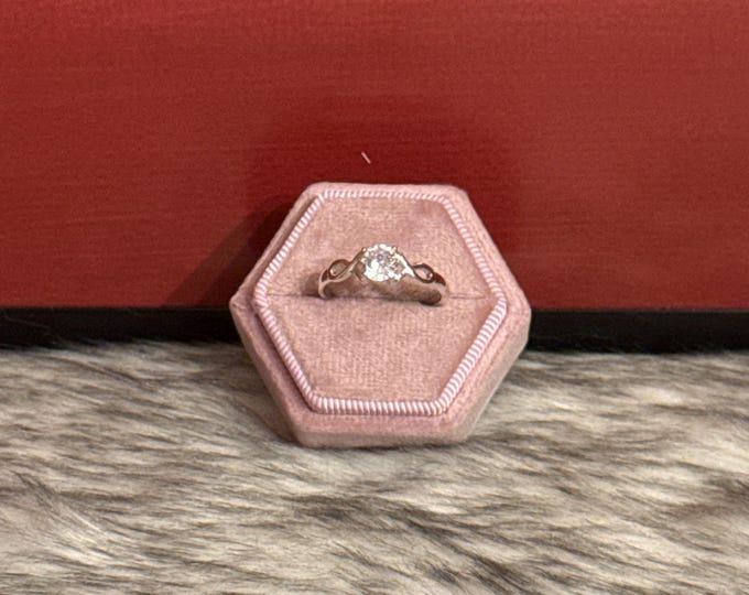 Promise or engagement ring in 925 sterling silver. Size 9.5