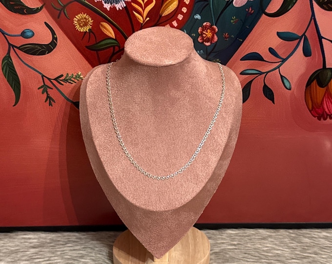 Chain of Intertwined Hearts