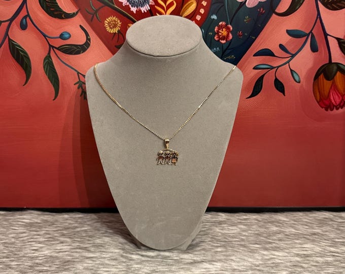 Necklace with pendant of 2 boys and 1 girl