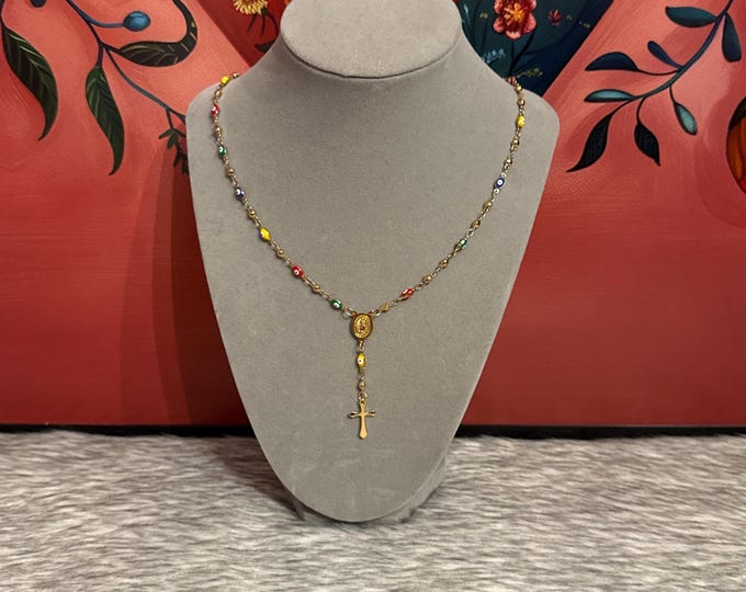 Rosario with multicolored eyes