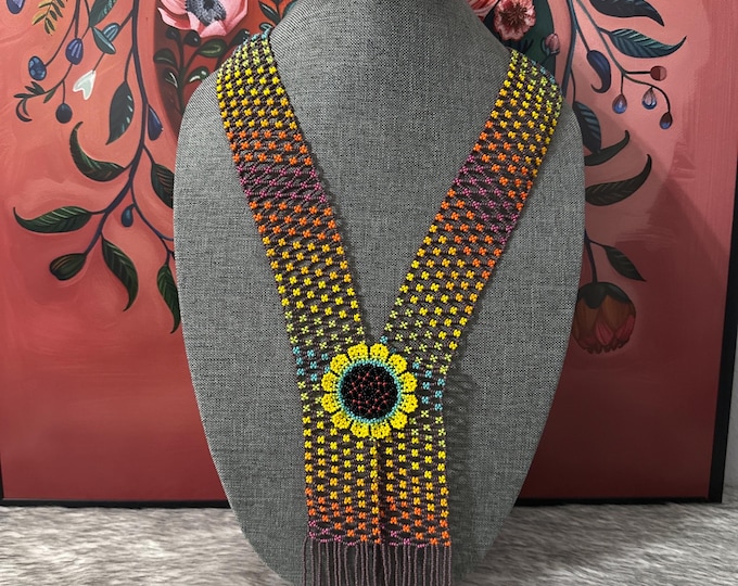 Floral tie-necklace set
