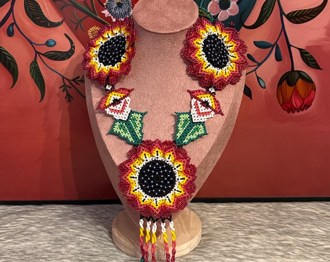 Maxi necklace with 3 flowers, bracelet and earrings