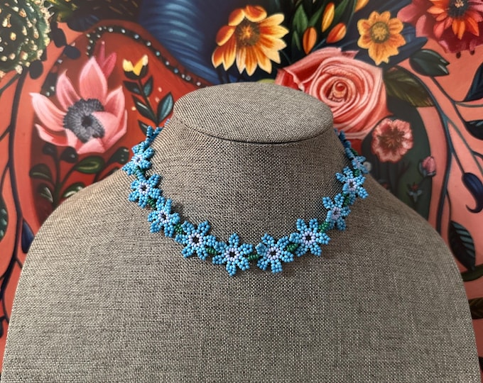 Floral choker with earrings