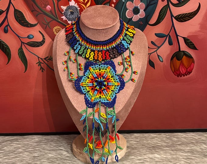 Tribal-inspired necklace and earring set