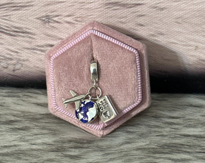 Pandora traveler charms pendant