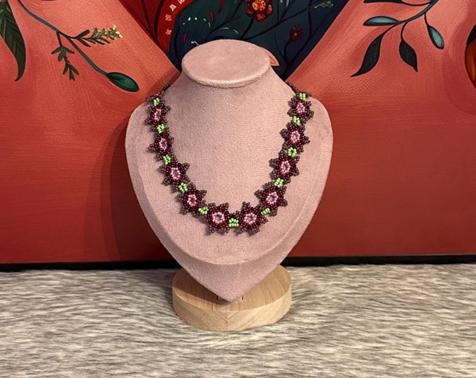 Floral choker with earrings
