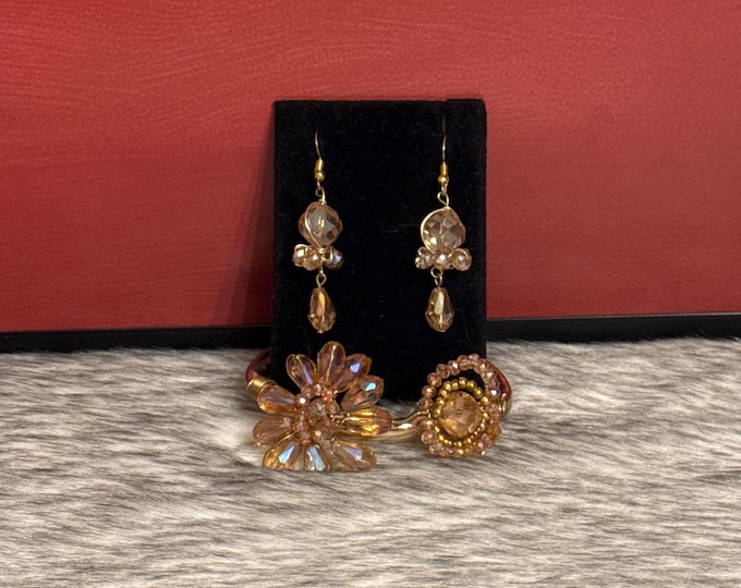 Bracelet and earring set