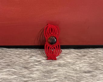 Macramé bracelet with amber