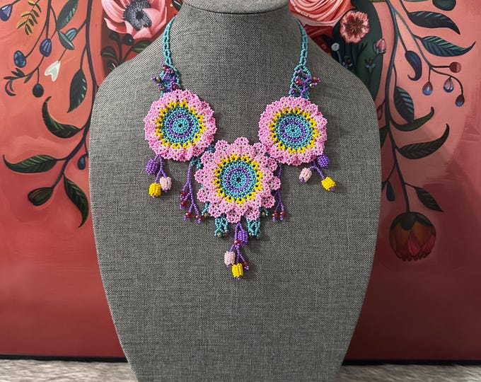 Cleo necklace and earring set
