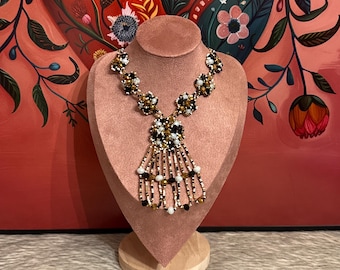 Necklace set with bracelet and earrings 7 buttons