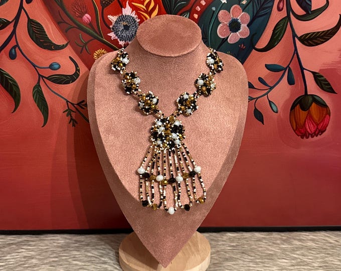 Necklace set with bracelet and earrings 7 buttons