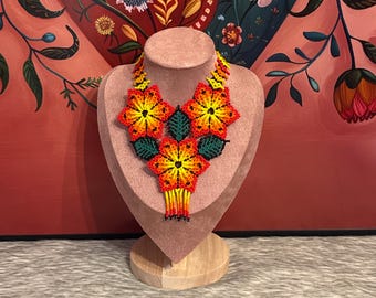 3 flower necklace