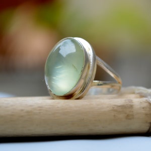 Anel oval com pedra preciosa Prehnita: Prata de Lei, Joia Boho
