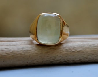 Anillo de piedra preciosa de prehnita verde: anillo de sello de plata de ley con relleno de oro de 14 quilates