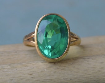 Oval Cut Rich Green Emerald Quartz 925 Sterling Silver, 14K Yellow Gold Fill, 14K Rose Gold Ring , Birthstone Split Band Minimalist Ring