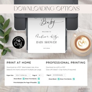 Op de afbeelding: Een afdrukbare babyshower-uitnodigingstemplate met een grijze printer en een kopje koffie. De uitnodiging is voor de babyshower van Madison Kelly op 10.11.20xx. De tekst "Downloadopties" staat bovenaan de afbeelding. De afbeelding toont de opties voor thuis afdrukken en professioneel afdrukken. De opties omvatten papierformaat, bleed, trim marks en het afdrukken van meerdere exemplaren per pagina.