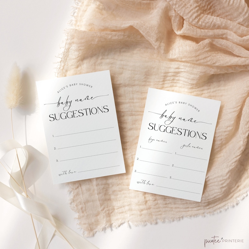 Może przedstawiać: Dwie białe karty z czarnym tekstem, na kt&oacute;rych napisano "Alice's Baby Shower baby name suggestions" z liniami do wpisania imion dla dziecka. Karta po prawej stronie ma oddzielne linie dla imion chłopięcych i dziewczęcych.