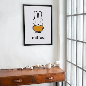 Poster inspiré de Miffy, Miffed - art mural kawaii, lapin, affiche d&#39;art rigolote - jaune