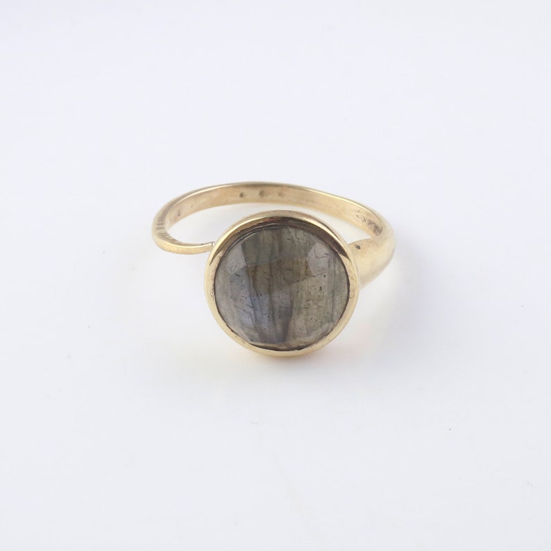 Labradorite Brass Ring,Vintage Jewelry,Dainty Ring,Signet Ring,Personalized Ring,Minimalist ring,Stacking ring,Statement ring,Valentine Gift
