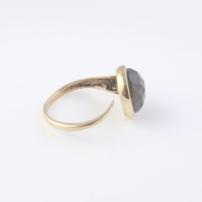 Labradorite Brass Ring,Vintage Jewelry,Dainty Ring,Signet Ring,Personalized Ring,Minimalist ring,Stacking ring,Statement ring,Valentine Gift