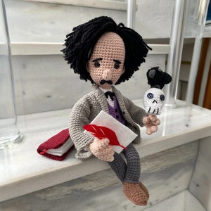 Edgar Allan Poe Crochet Decor, Amigurumi Edgar Allan Poe Handicraft, Poe Raven Bookshelf Decor, Gothic Literary Art, Iconic People Dolls