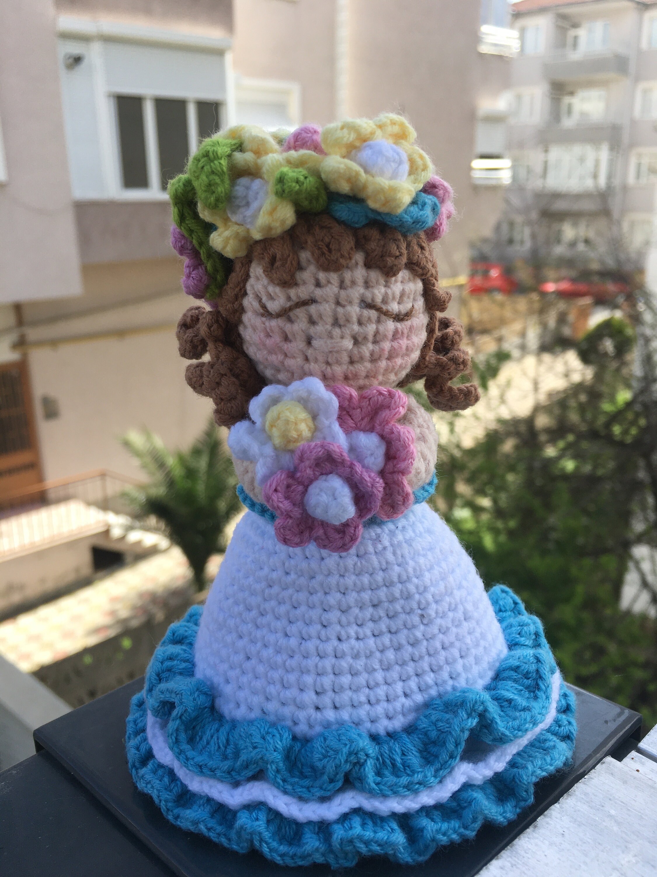 編みぐるみ着せ替え人形 花束 紫のドレス 約24cm 【公式通販】