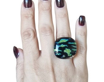 Groene stenen ring• groene glazen ring• ring van gesmolten glas, verstelbare ring met groene steen, grote statement groene ring, handgemaakte groene ring
