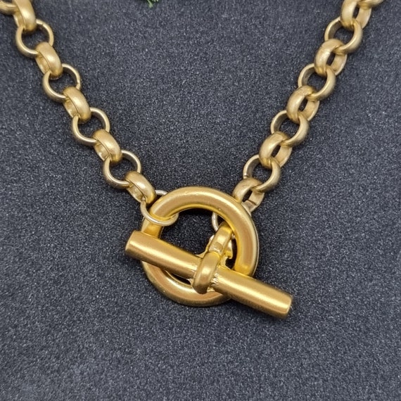 Gold toggle 2024 clasp necklace
