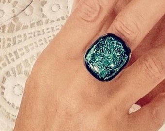 Groene statementring, groene glazen ring, statement groene ring, ring van gesmolten glas, groene vierkante ring, verstelbare ring