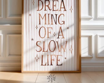 Citattryck med "Slow Life" – Minimalistisk beige och brun väggkonst (digital nedladdning)