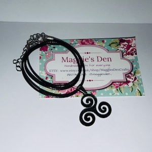 Triskele Necklaces / Keyring :~ Teen Wolf ~ Triskelion ~ Scott ~ Derek ~ Alpha ~ Beacon Hills ~ Werewolf ~ Celtic ~ Vampire ~ Magic ~