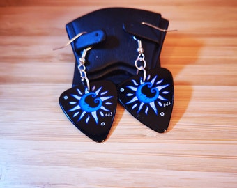 Kolczyki z tatuażem ochronnym w kształcie gitary ~ Haczyki na uszy ~ Sztyfty do uszu ~ Supernatural ~ Program telewizyjny ~ Słońce ~ Wicca ~ Prezent do pończochy ~