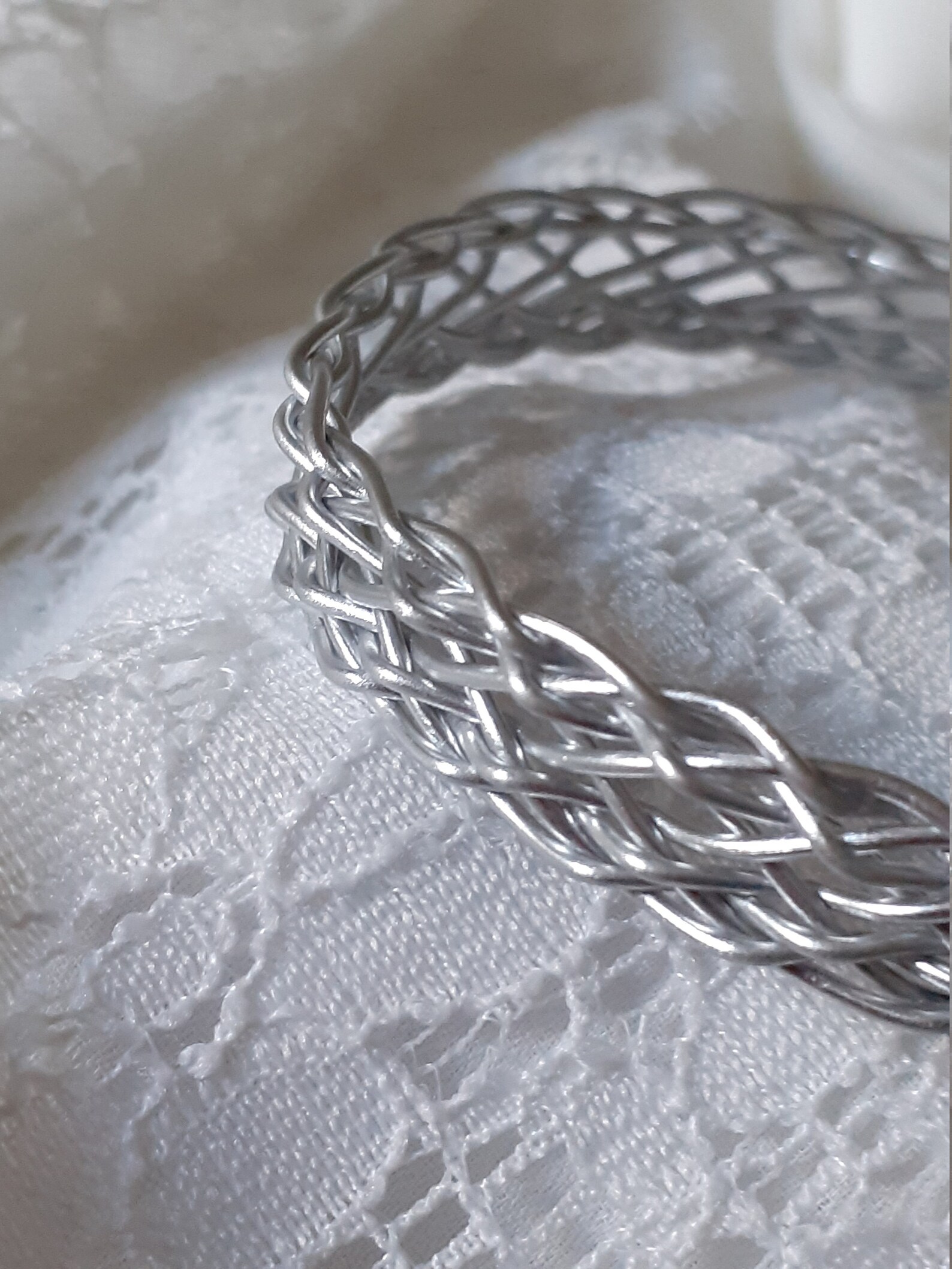 Braided aluminium yarn bracelet with clover charm Musket Etsy