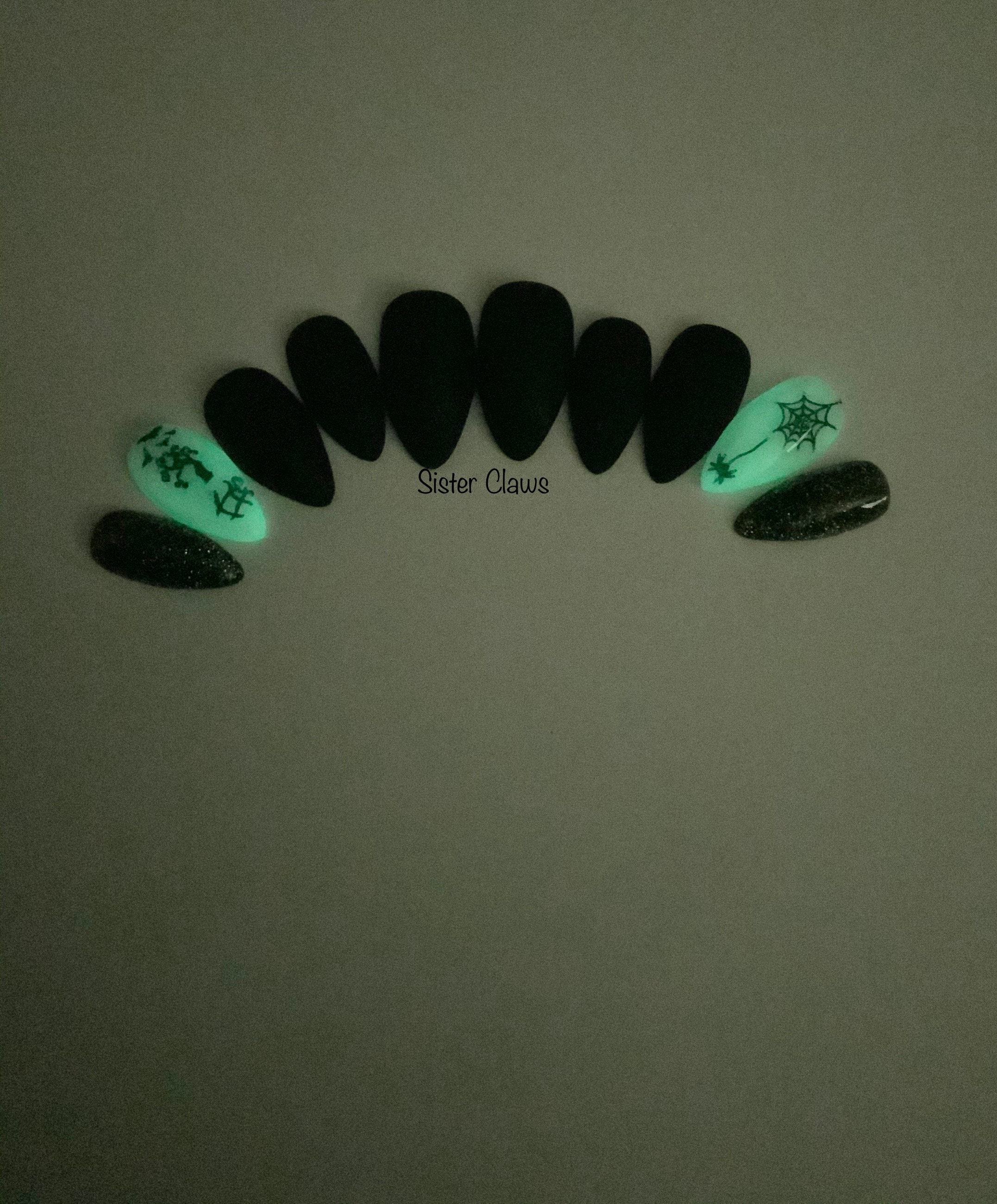 Press On Nails Full Set Of 10 Glow In The Dark Halloween Nails
